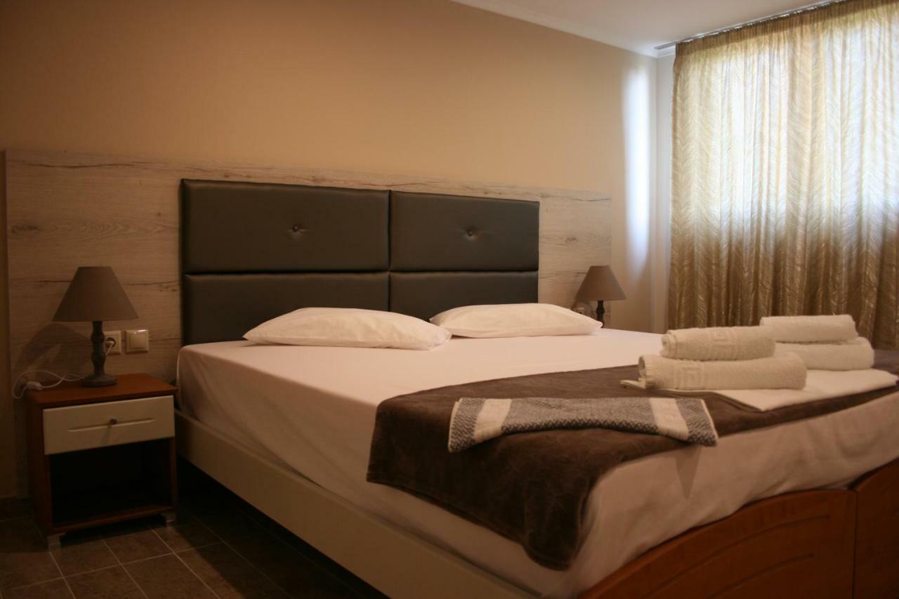 Rea Hotel Paralía Buitenkant foto