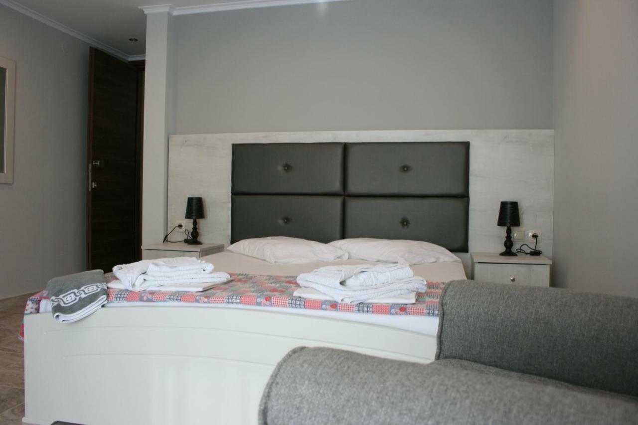Rea Hotel Paralía Buitenkant foto