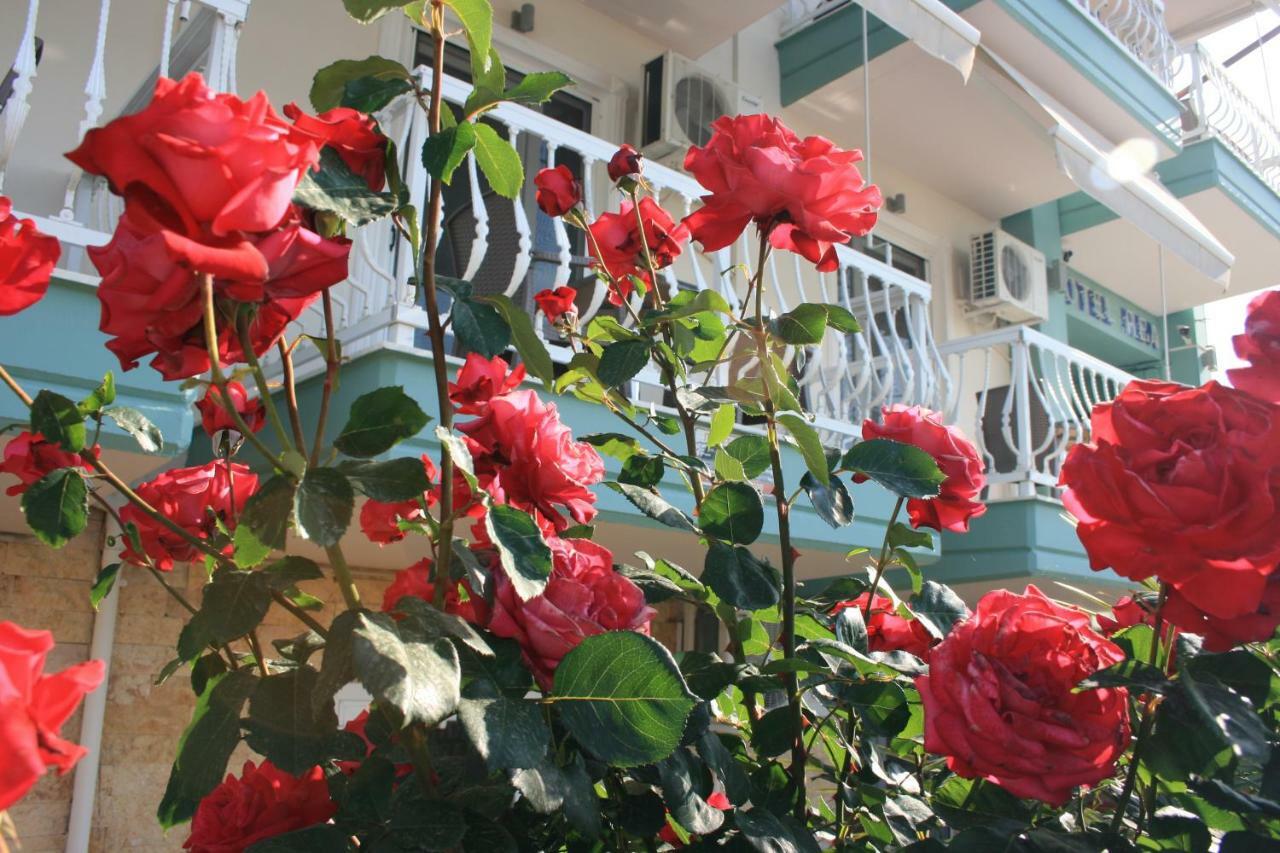 Rea Hotel Paralía Buitenkant foto
