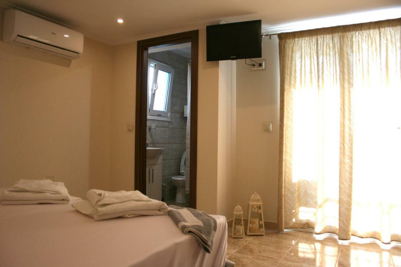 Rea Hotel Paralía Buitenkant foto