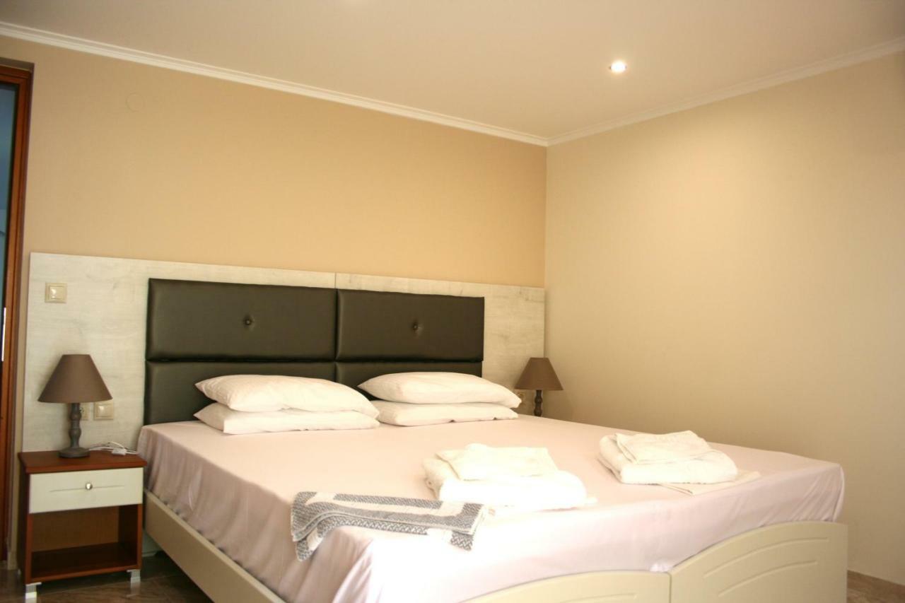 Rea Hotel Paralía Buitenkant foto
